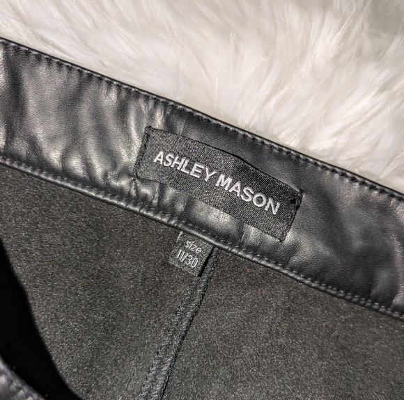 Ashley Mason Juniors Black Faux Leather skinny pants. EUC Size 11 - Picture 6 of 6